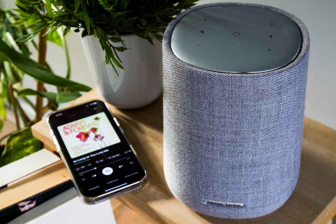 VitaSlumber speaker with mobile app